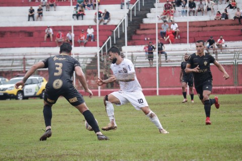 SEGUNDONA PARANAENSE: Fora de casa, Galo Maringá vence o Paranavaí e é líder da competição.